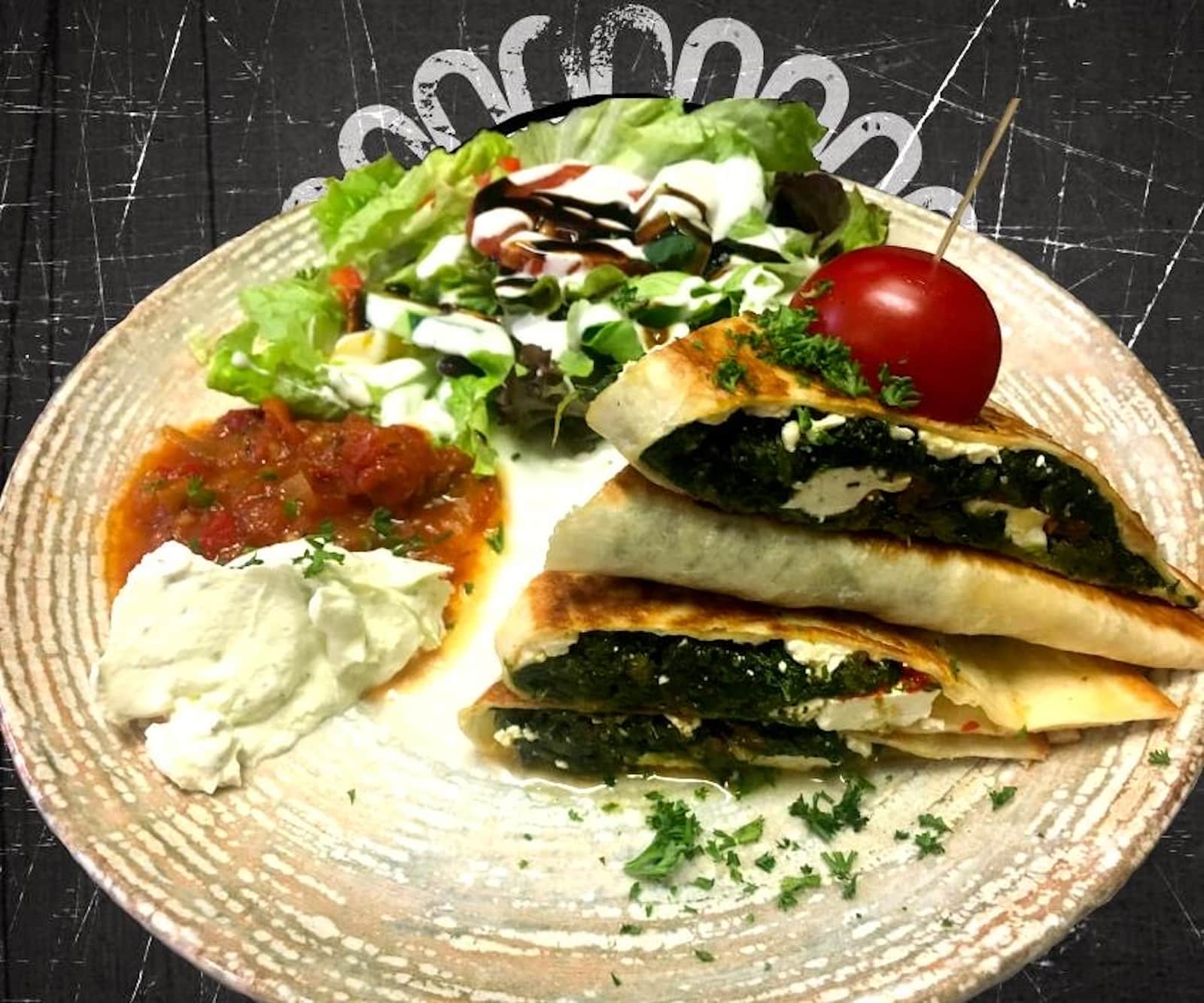 Quesadillas mit Spinat und Schafskäse